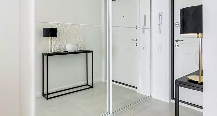 Mirrored Bifold Closet Doors Repair in Tarpon Springs, FL