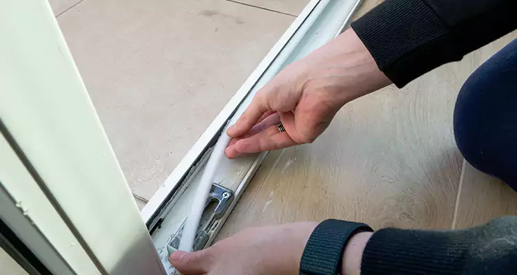 Garage Door Off Track Repair in Tarpon Springs, FL