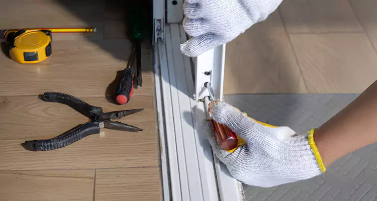 Screen Door Wheel Replacement in Tarpon Springs, FL