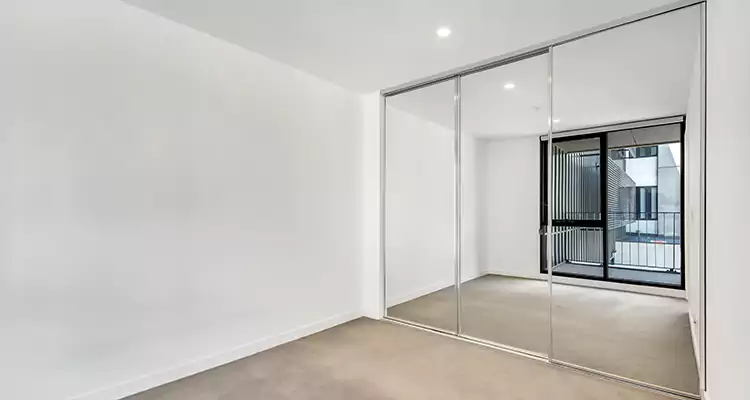 Why Homeowners Choose Us for Sliding Mirror Door Replacement in Tarpon Springs, FL