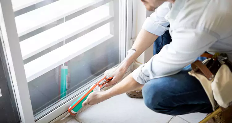 Dap Window Caulk Repair in Tarpon Springs, FL